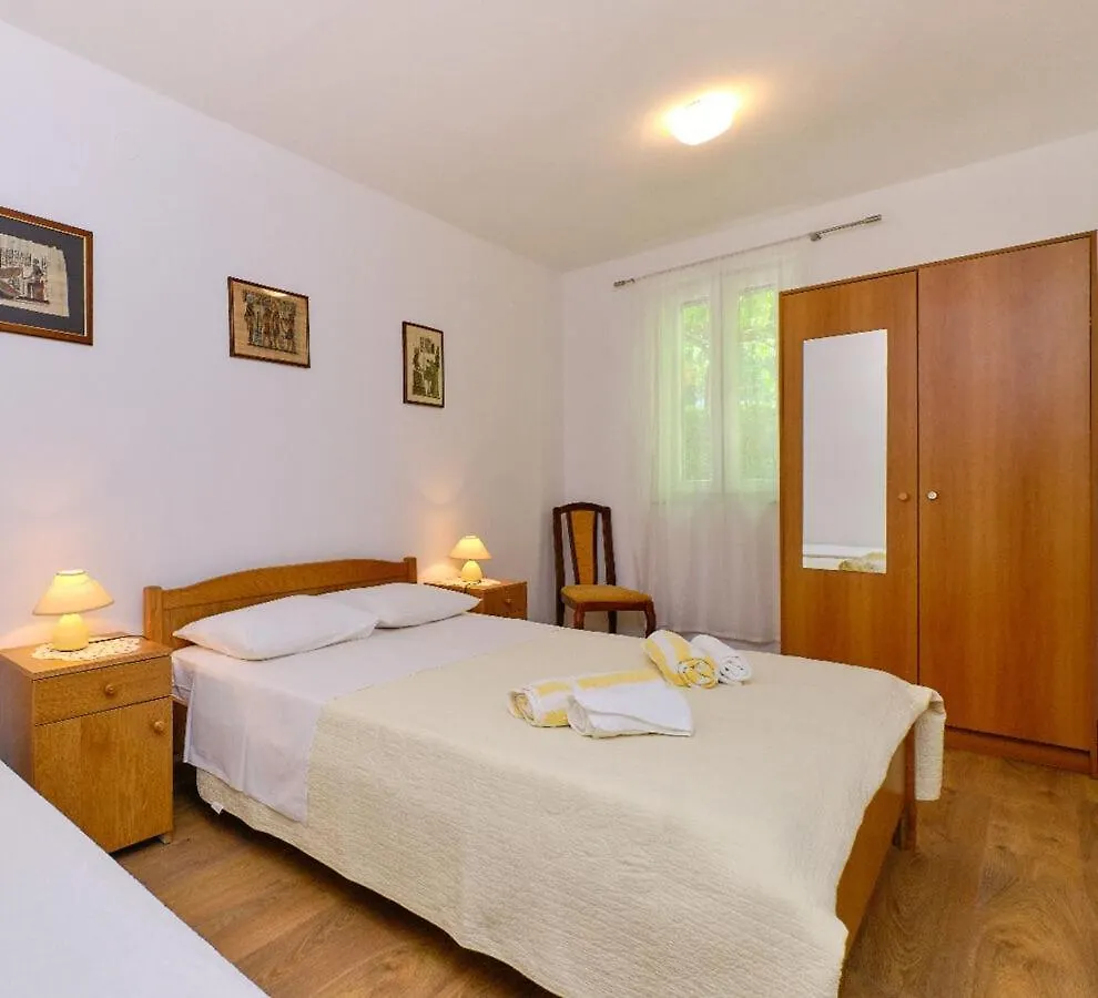 Apartments Nada - 150 M From Sea Mali Lošinj