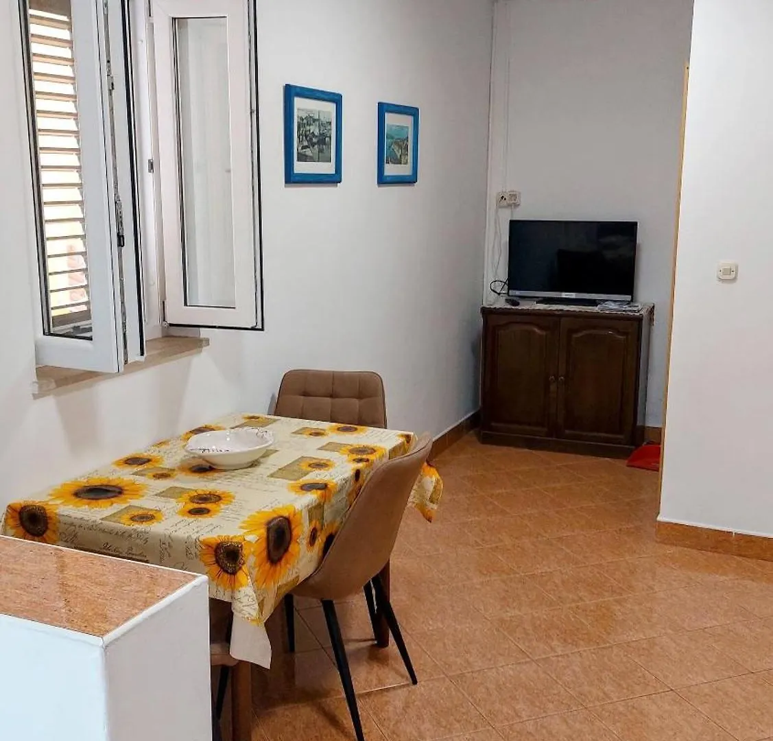 Apartments Nada - 150 M From Sea Mali Lošinj Chorwacja