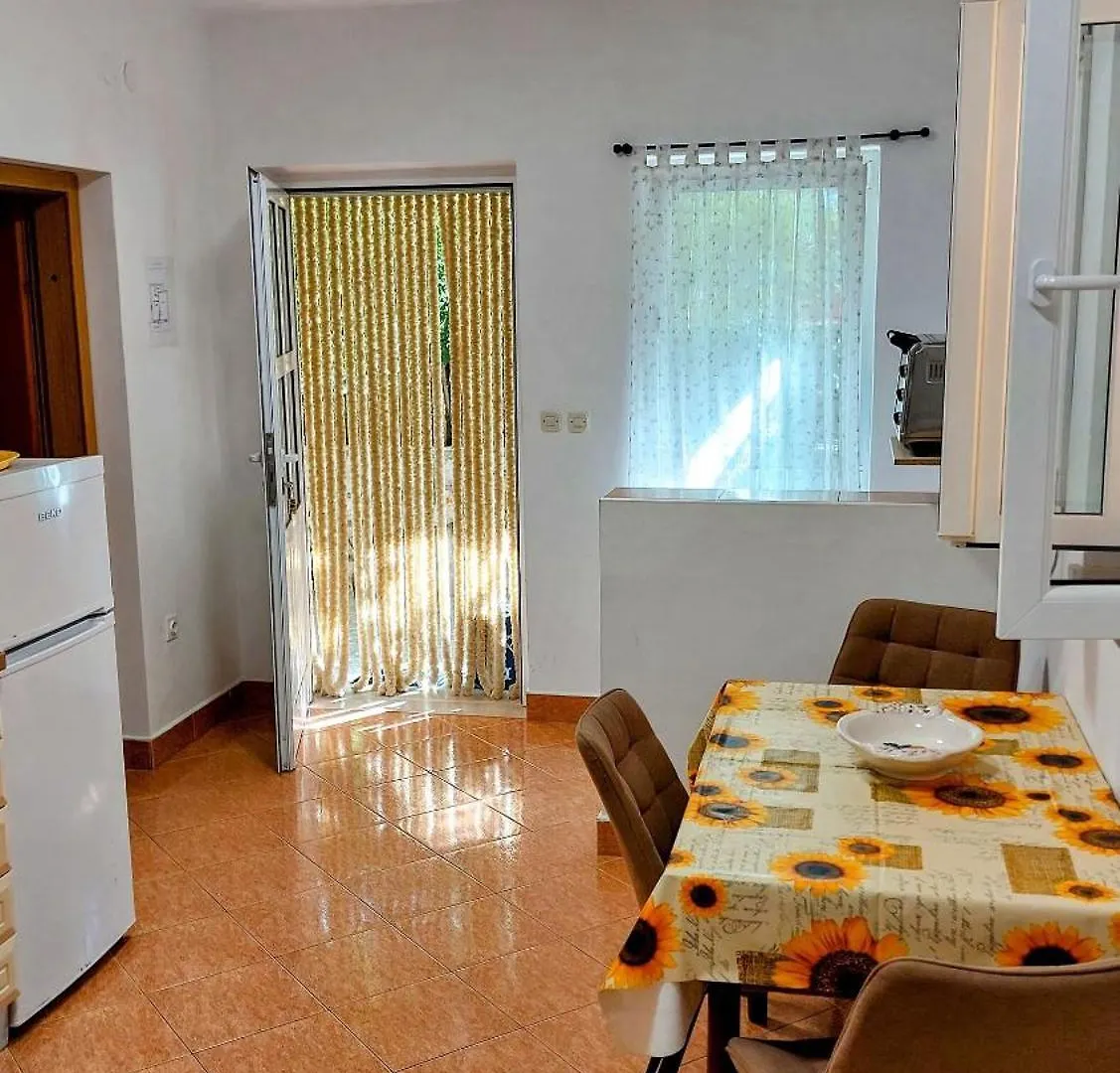 Apartments Nada - 150 M From Sea Mali Lošinj
